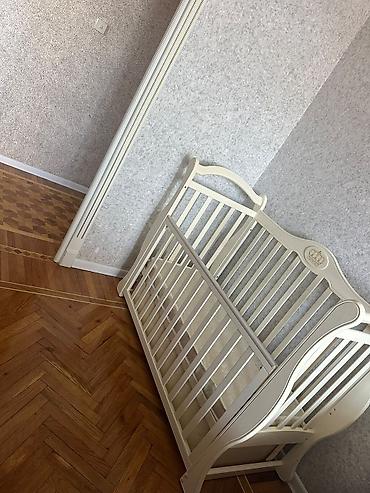 Beşiklər: Oğlan və qız üçün, İşlənmiş, Dördbucaq, Beşik, Dəstsiz, Matras ilə, Yellənmə mexanizmi ilə — 2