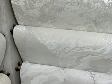 маска бумажный дом: Обои в рулонах, светлые, с перламутровым блеском и абстрактным