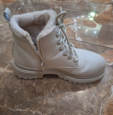 Čizme: Čizme, 39 na lalafo.rs — 3 Čizme: Čizme, 39 — 3