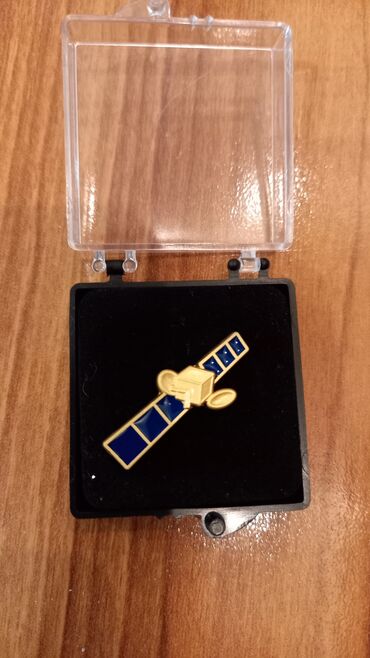медаль мать героиня: Винтажный космический спутник эмалированный штифт, шляпный булавок