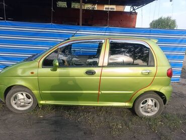 матизге алмашам: Автомобиль Daewoo Matiz в салатовом цвете, представленный в кузове