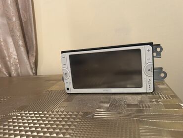 диски на лексус lx 570: Manitor Tayota Aqua radnoy üstdən çıxma manitor satılır. Disk və aux