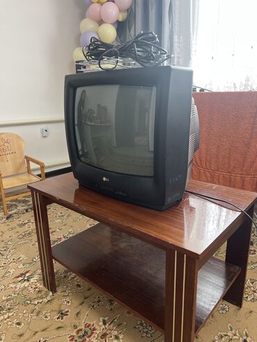 кронштейн для телевизора в бишкеке: Продаю (рабочий телевизор с антенной и полку под телевизор)