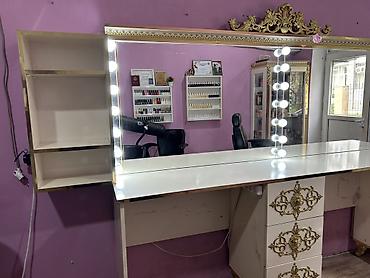 stol salon: Geniş vizaj/saç ustası masası – işıqlı güzgü ilə - 3 panelli iri — 3