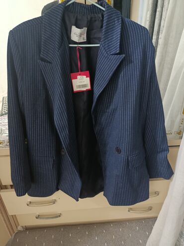 брендовые спортивные костюмы женские: Жакет в полоску + двубортный плащ 1) Жакет в тонкую белую полоску -