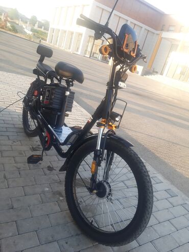 трехколесный велосипед для взрослых бишкек: Bu elektrik velosiped rahat gəzintilər və şəhər daxili səyahətlər üçün