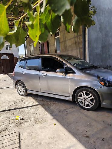 Honda Fit: 2007 г., 1.5 л, Автомат, Бензин, Хетчбек lalafo.kg да — 4 Honda Fit: 2007 г., 1.5 л, Автомат, Бензин, Хетчбек — 4