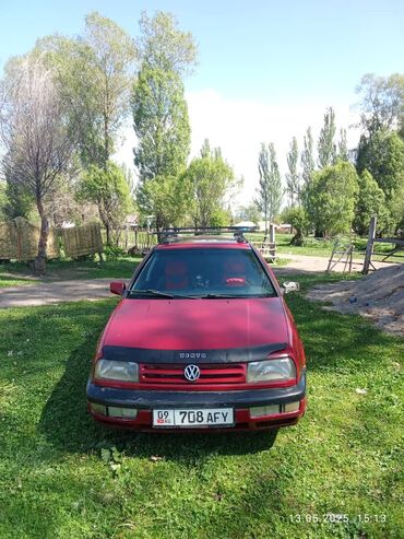 шыны r14: Volkswagen Vento: 1993 г., 1.8 л, Механика, Бензин, Седан