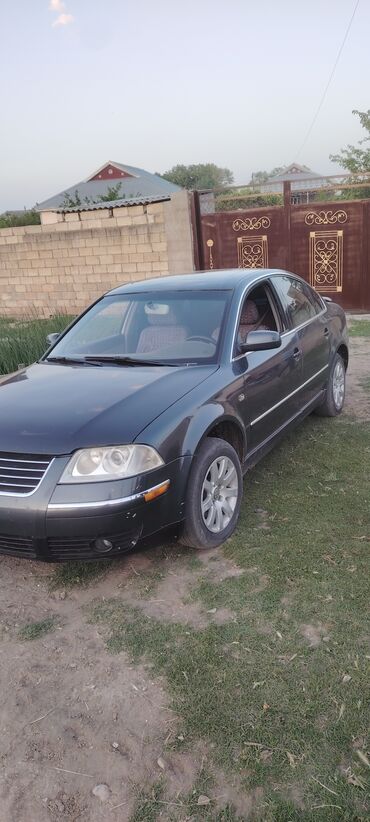 Volkswagen: Volkswagen Passat: 1.8 l | 2001 il Sedan — 2