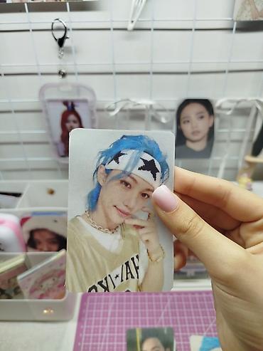 İncəsənət və kolleksiyalar: K-pop fotokart kolleksiyası – 4 ədəd son şəkildə qeyd edildiyi kimi — 6