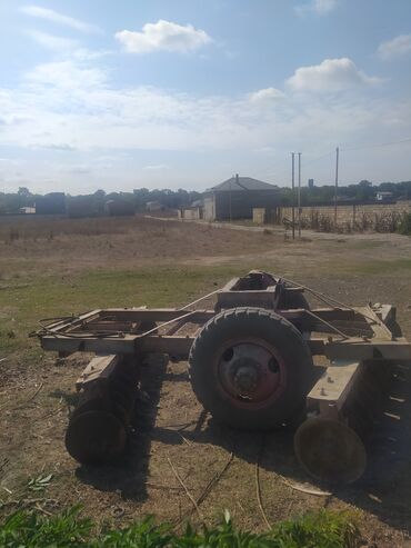 услуги инкубатора в бишкеке: Aqrotexnika: dartılan diskli borona (traktor qoşqusu) - Tip: ağır