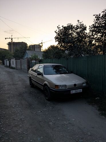 авто в рассрочку без процентов: Volkswagen Passat: 1989 г., 1.8 л, Автомат, Бензин, Седан