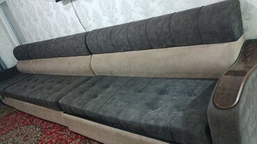 Диваны: Прямой диван, цвет - Бежевый, В рассрочку, Б/у