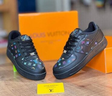 Women's Sneakers and athletic shoes: Nike Air Force
Brojevi od 36 do 44 — 6