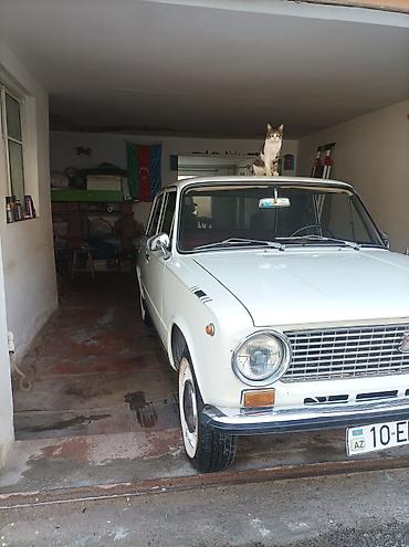 vaz 210: VAZ 2101 “Jiquli” – klassik sedan - Kuzov: 4 qapılı sedan, ağ rəng - — 2