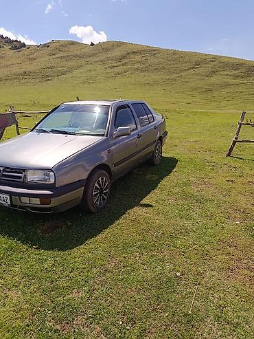 Продажа авто: Volkswagen Vento: 1993 г., Седан — 1