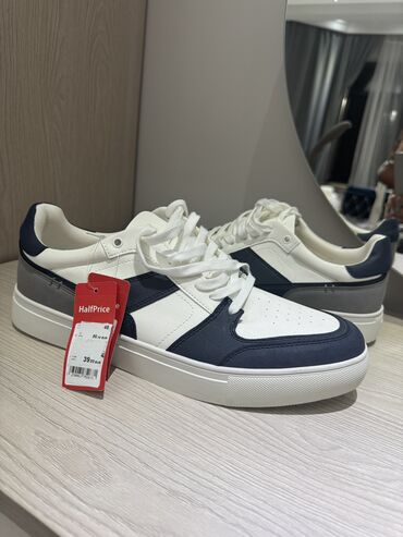 кроссовки мужские зимние: Эркектердин кроссовкасы, 45, Aldo, Жаңы, түсү - Ак, Өзү алып кетүү, Акылуу жеткирүү