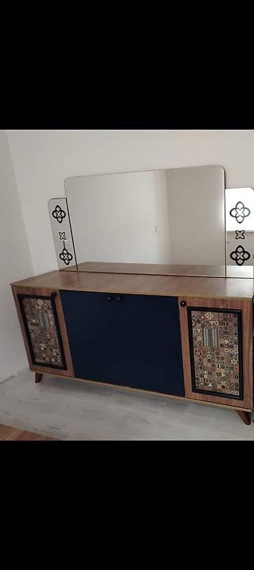 okey stolu: Yataq və qonaq mebeli birgə 1250 manat. Taxt bazalı deyil, divan — 7