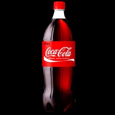 газированные напитки: Coca‑Cola, газированный безалкогольный напиток в пластиковой бутылке
