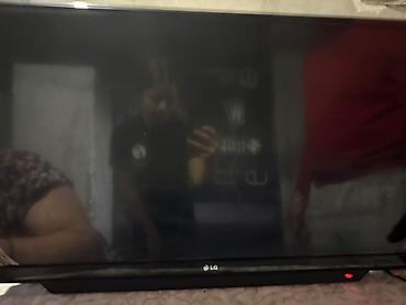 Телевизоры: Телевизор LG, диагональ около 32" (80 см). ЖК‑панель с LED‑подсветкой — 3