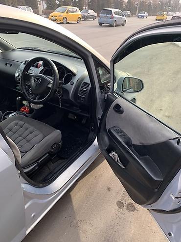 Honda: Honda Fit: 2003 г., 1.3 л, Вариатор, Бензин, Хэтчбэк — 9