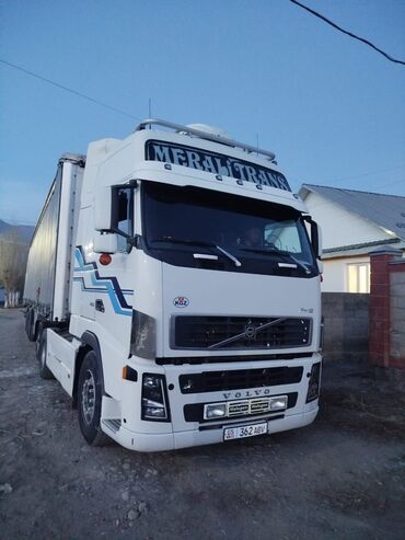 Volvo: Продается срочном порядке ❗️ VOLVO FH Год: 2005 Цвет: Бело-Синий Руль