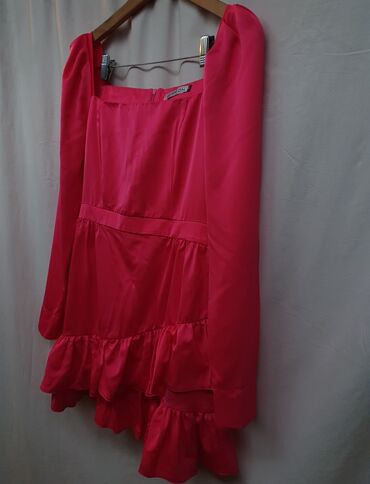 платье классическое: Вечернее платье, Классическое, Короткая модель, Атлас, С рукавами, M (EU 38)