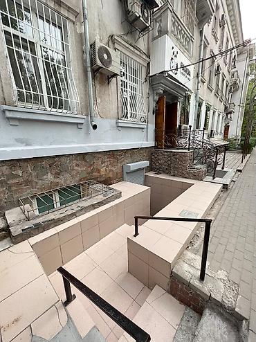 помещение балыкчы: Продажа офисов 346 м², С ремонтом, Многоэтажное здание, 1 этаж — 4