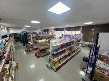 Магазины: Сдаю Магазин, Отдельностоящий магазин, 130 м² Действующий, С оборудованием, С ремонтом, Вода, Электричество, 1 линия, Комната для персонала, Кондиционер — 20