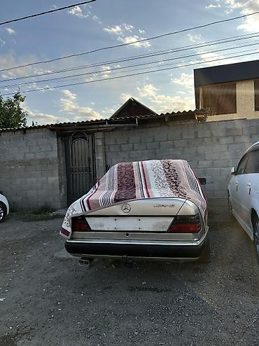 bye e5: Mercedes-Benz W124: 1990 г., Седан — 6