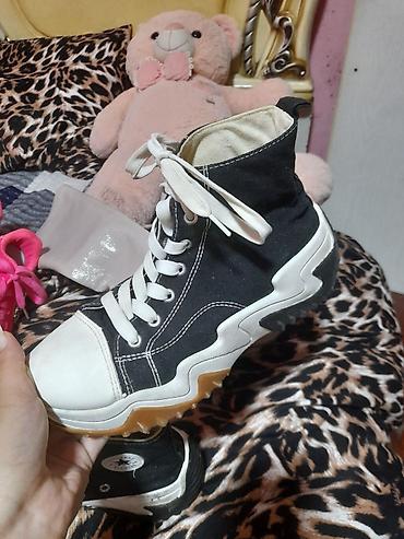 adidas az: 15 azina alinib ikici eldi az geyinilib son yeri 8 azin Qara-ağ — 1
