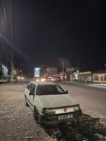 меняю на пассат универсал: Volkswagen Passat: 1988 г., 1.8 л, Механика, Бензин, Универсал