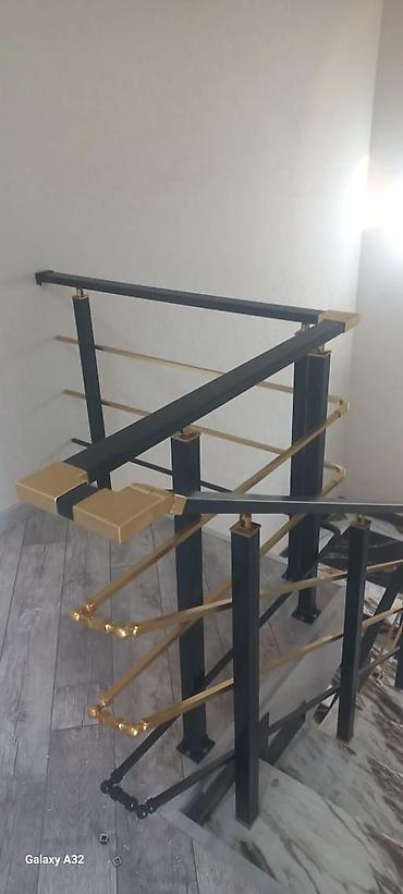 Müasir dizaynlı metal pilləkən məhəccəri - Material: polad — 1