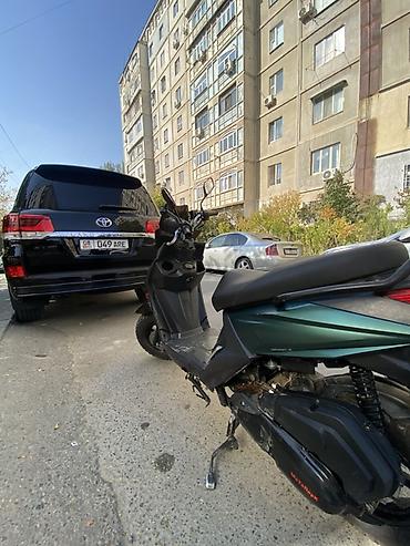 top riding: Скутер в спортивном стиле с выразительным современным дизайном. Кузов — 4