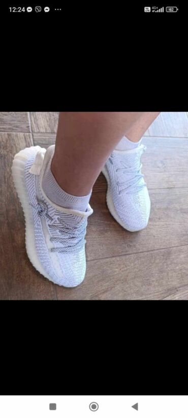 novi modeli adidas patika: 🌸Yezzy Bele 🌸
(36-41)
Cena 4900 din
slanje utorkom