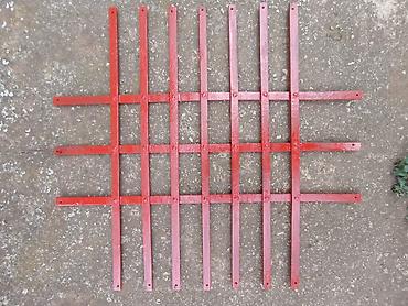 stilsko: Metalna rešetka za mali prozor i slično, dimenzije 61 cm x 57 cm,od — 1