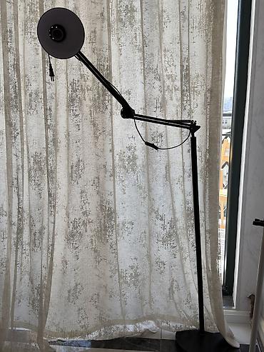 İşıqlandırma: Satılır: 2-ci el döşəmə tipli lampa Hündürlük: təxminən 2 metr - — 4