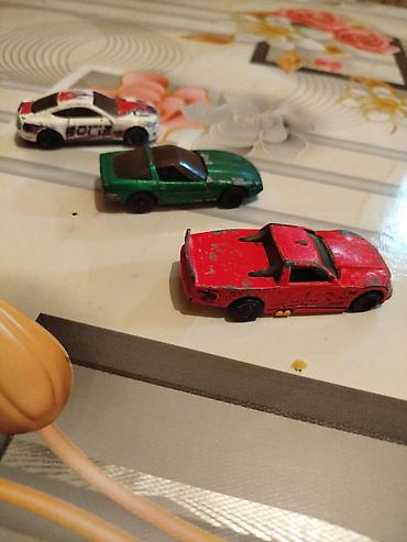 Набор из трех игрушечных машинок, название Hot Wheels каждая из — 2