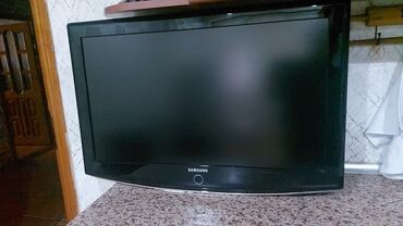 a 32 ekran: Televizor Samsung LCD 24"