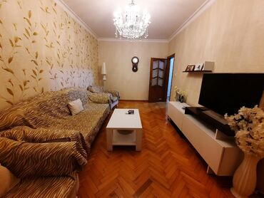 Köhnə tikili: Bakı, 8-ci mikrorayon, 4 otaqlı, Köhnə tikili, m. Azadlıq Prospekti, 110 kv. m — 3