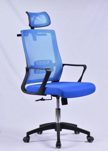 Ofis dəst mebeli: Ofis mebel dəsti Tərkib: - İş masası: ağ üst səth, qara metal karkas; — 3