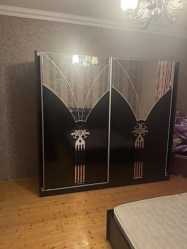 gumuş qasiq: Qapılı sürgülü dolab - Material: laminat və güzgü kombinasiyası — 2