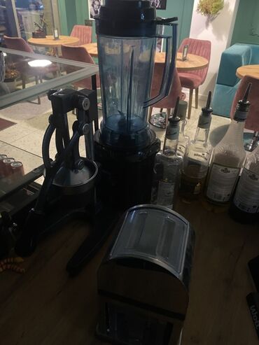 Digər restoran, kafe avadanlığı: Kafe/şirniyyat vitrini və mətbəx avadanlığı paketi Təsvir: - Ön — 6