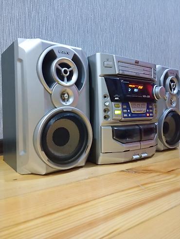 ses oturucu: JVC MX-J30 kompakt musiqi sistemi və 2ədəd Sony akustik sistem əla — 1