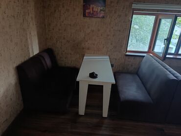 kicik divan: Kafe cay evi üçün divan var 4 eded. 1 eded qabaq stol ümumu qitmete