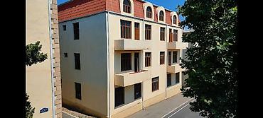 mansarli heyet evleri: Satılır: 3 mərtəbəli, mansardlı çoxmərtəbəli yaşayış/binə — 1