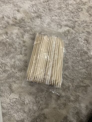 Инструменты и тележки для инструментов: Набор для маникюра и подготовки ногтей Состав: - Жидкость LONSTIN — 4