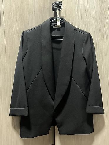 lining s: Женский черный жакет HELLE Пару раз носила, состояние отличное Рукава — 1