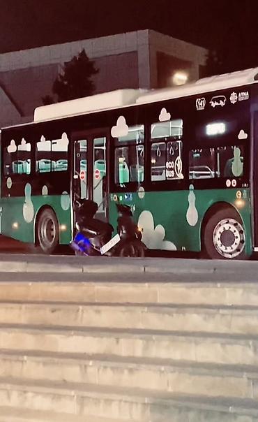 matasklet: Şəhər içi sürüş üçün praktik skuter - Rəng: qara - Nömrə nişanı: ERZ — 3
