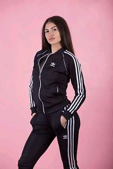 Gornji i donji deo: Ženska komplet trenerka
 S M L XL 
Cena 3500 din
💋 — 6